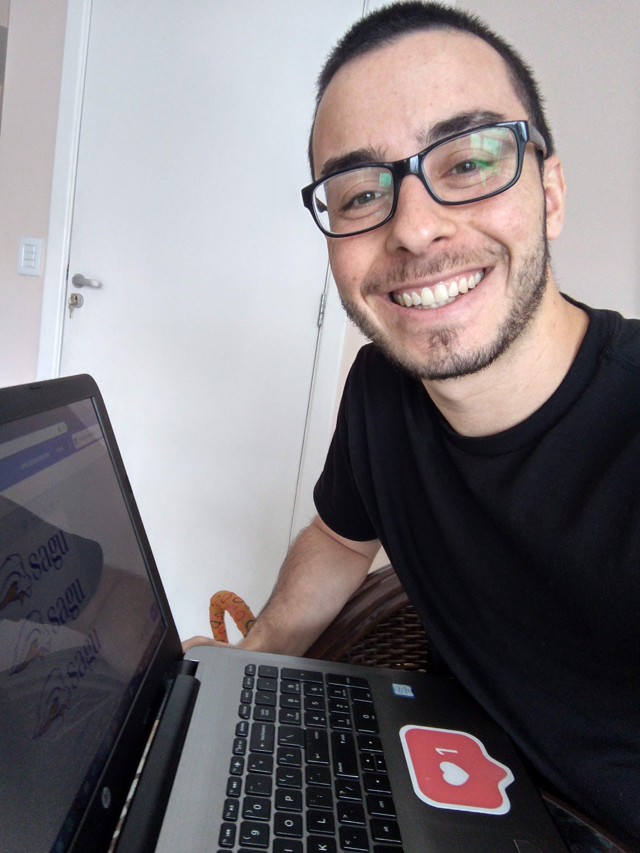 Felipe no computador